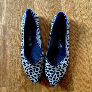 Rothy’s leopard print point toe flat. Size 9.